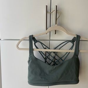 Lululemon free to be bra